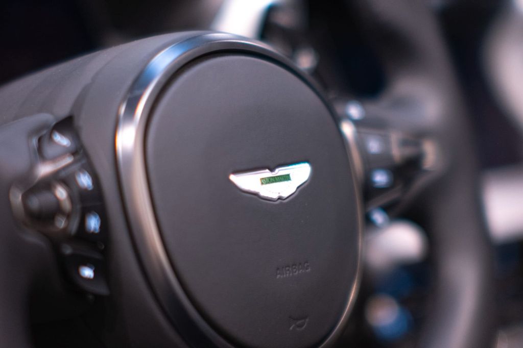 Aston Martin V12 Vantage 2022