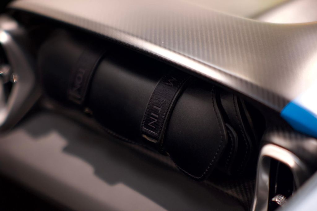 Aston Martin V12 Vantage 2022