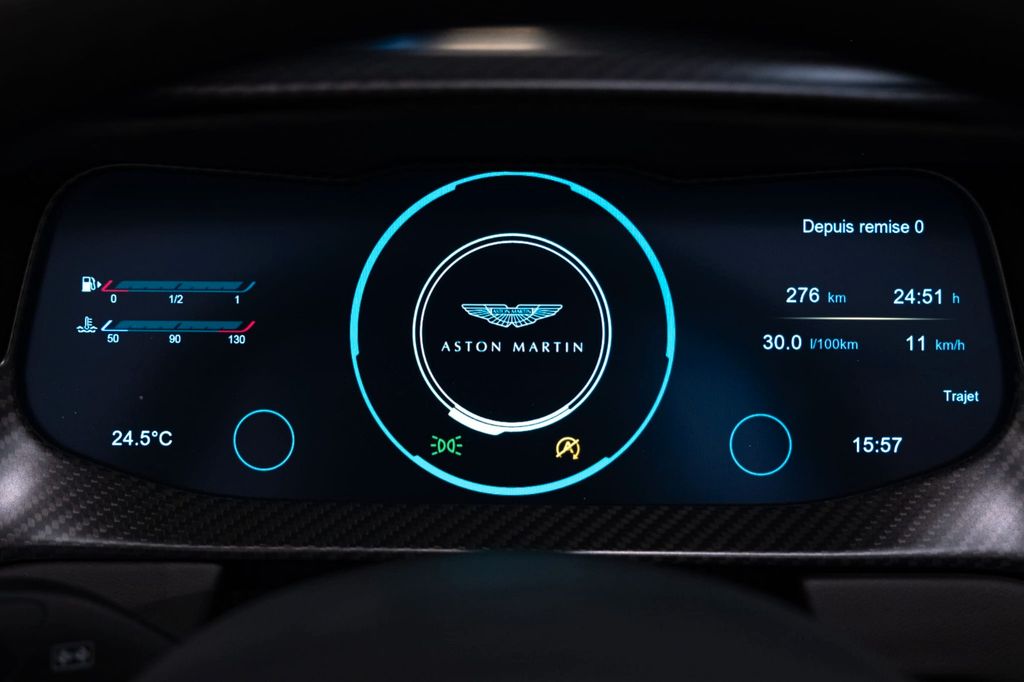 Aston Martin V12 Vantage 2022