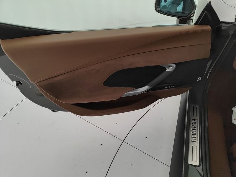 Ferrari 296 GTS 2025