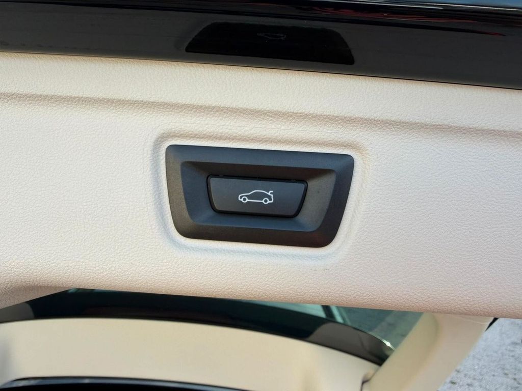 BMW 318 2023