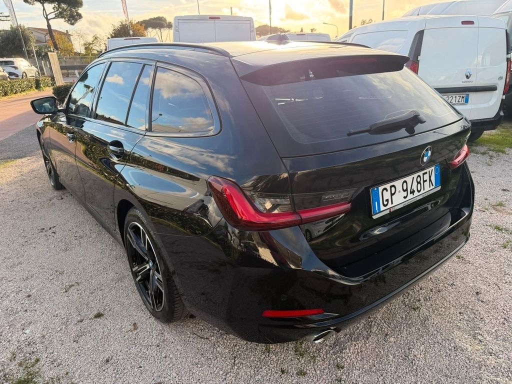 BMW 318 2023