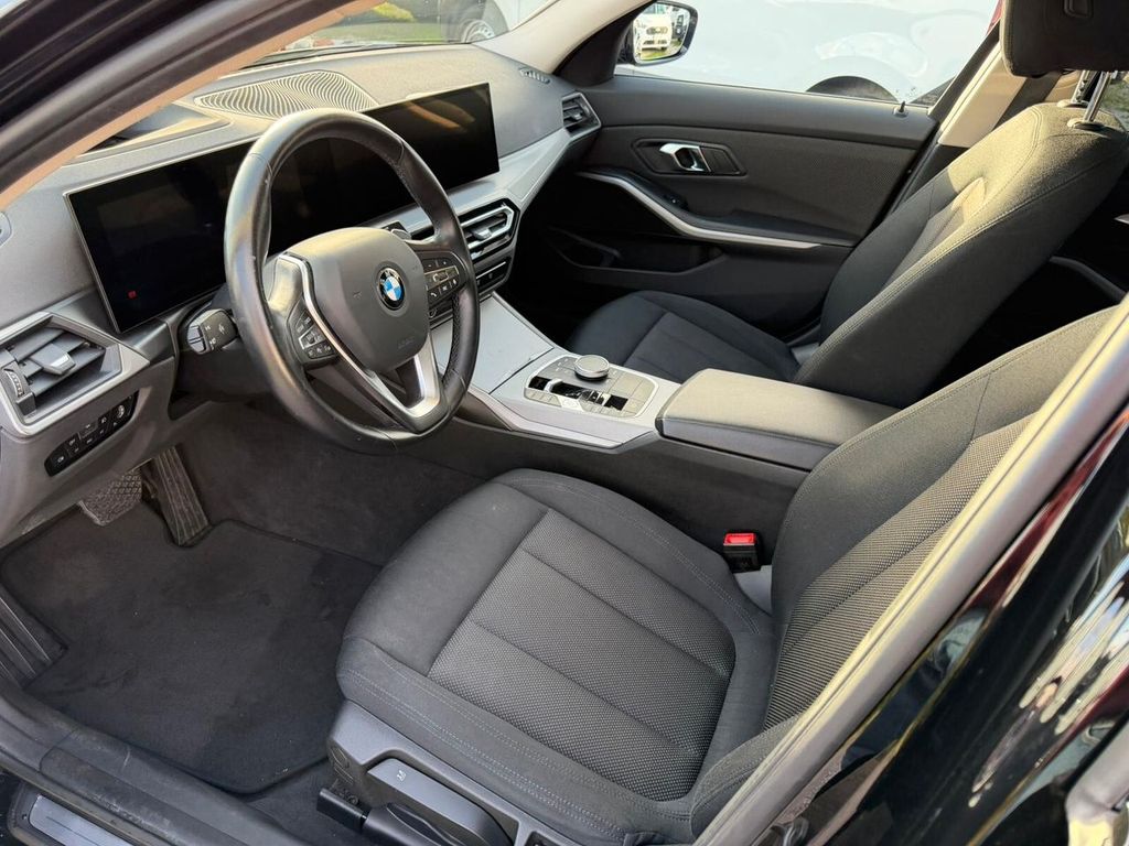 BMW 318 2023
