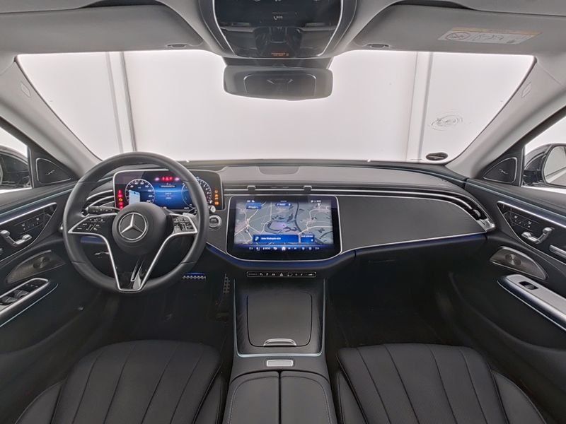 Mercedes-Benz E 300 2025