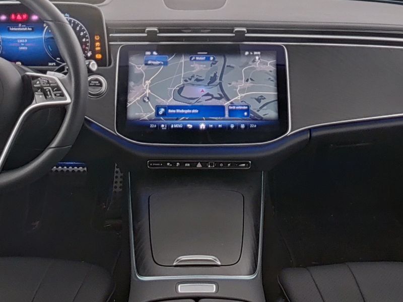 Mercedes-Benz E 300 2025
