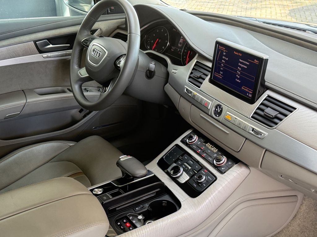Audi A8 2016