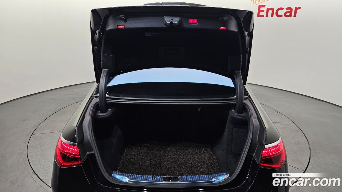 Mercedes-Benz S-Class 2021