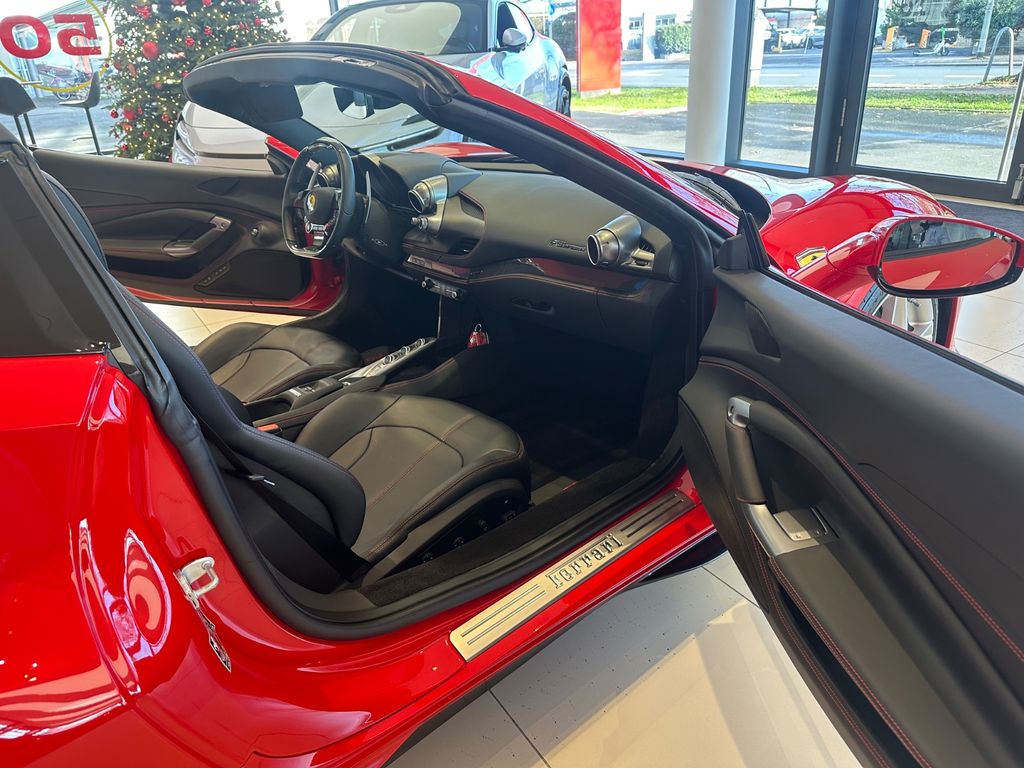 Ferrari F8 2021