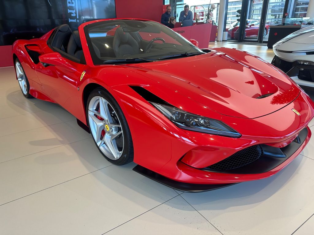 Ferrari F8 2021