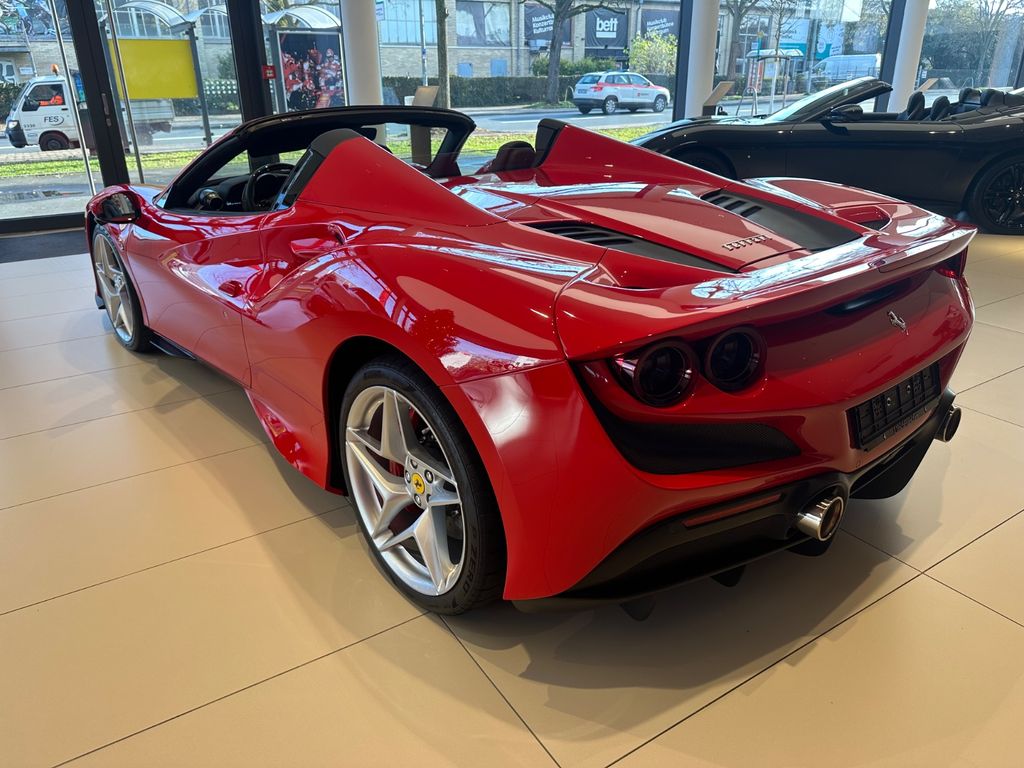 Ferrari F8 2021