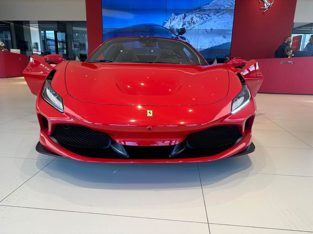 Ferrari F8 2021