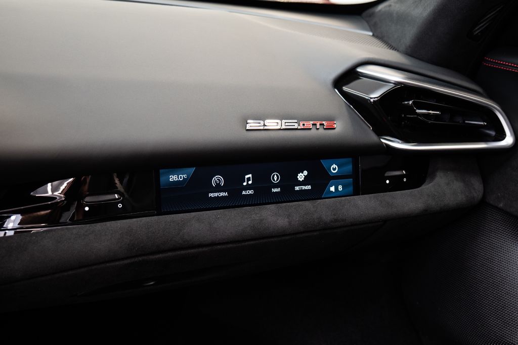 Ferrari 296 GTS 2025