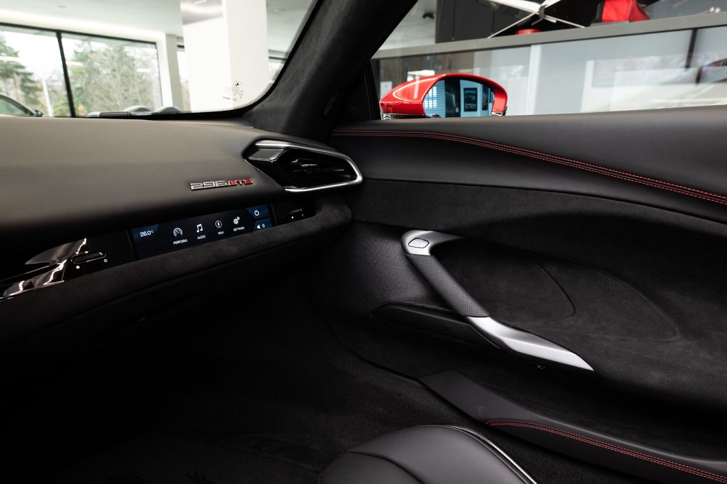 Ferrari 296 GTS 2025