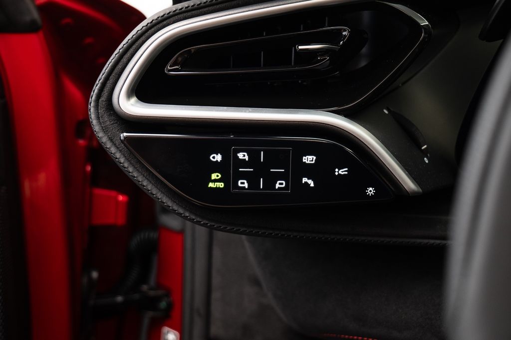 Ferrari 296 GTS 2025