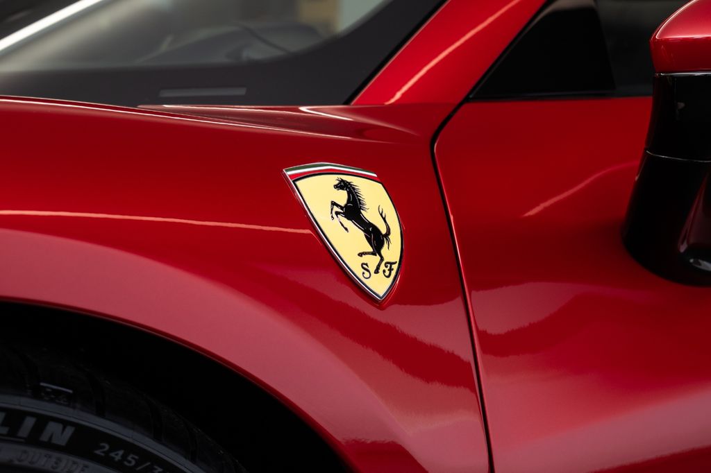 Ferrari 296 GTS 2025
