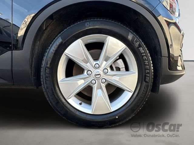 Volvo XC40 2025
