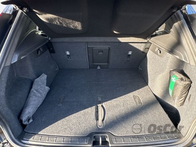 Volvo XC40 2025