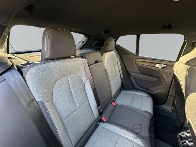 Volvo XC40 2025