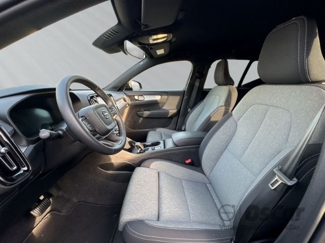 Volvo XC40 2025