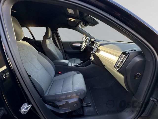 Volvo XC40 2025