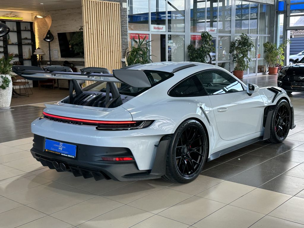 Porsche 992 2023