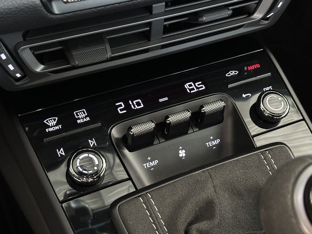 Porsche 992 2023