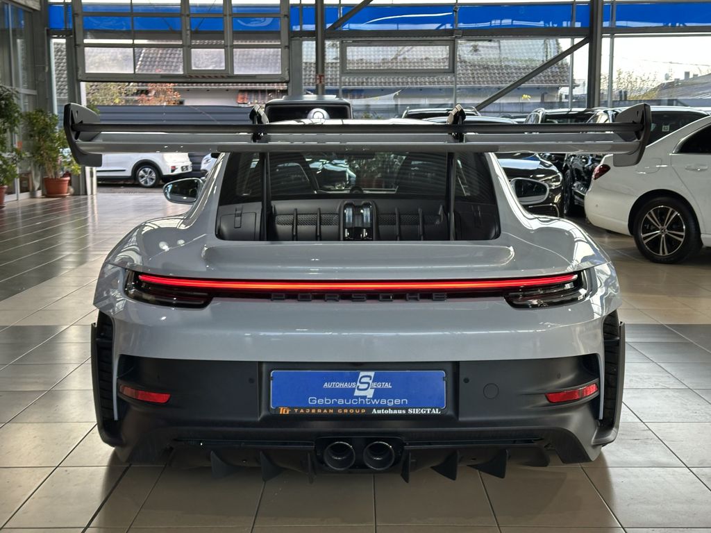 Porsche 992 2023