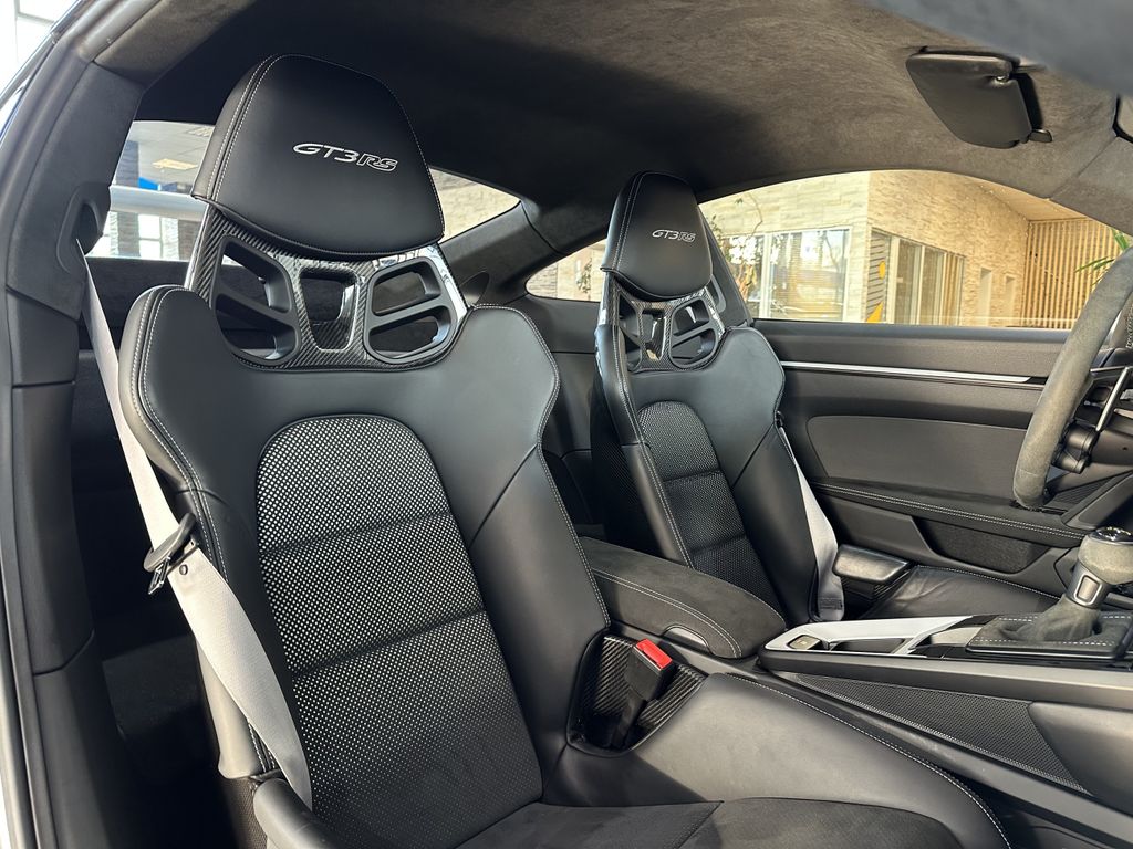 Porsche 992 2023