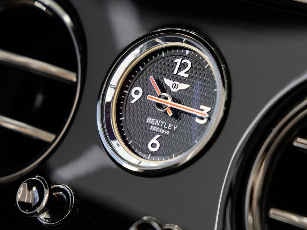 Bentley Continental GTC 2024