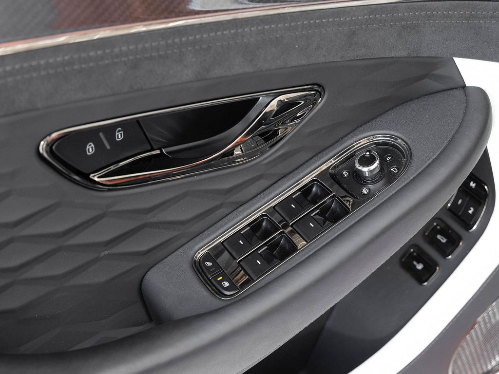 Bentley Continental GTC 2024