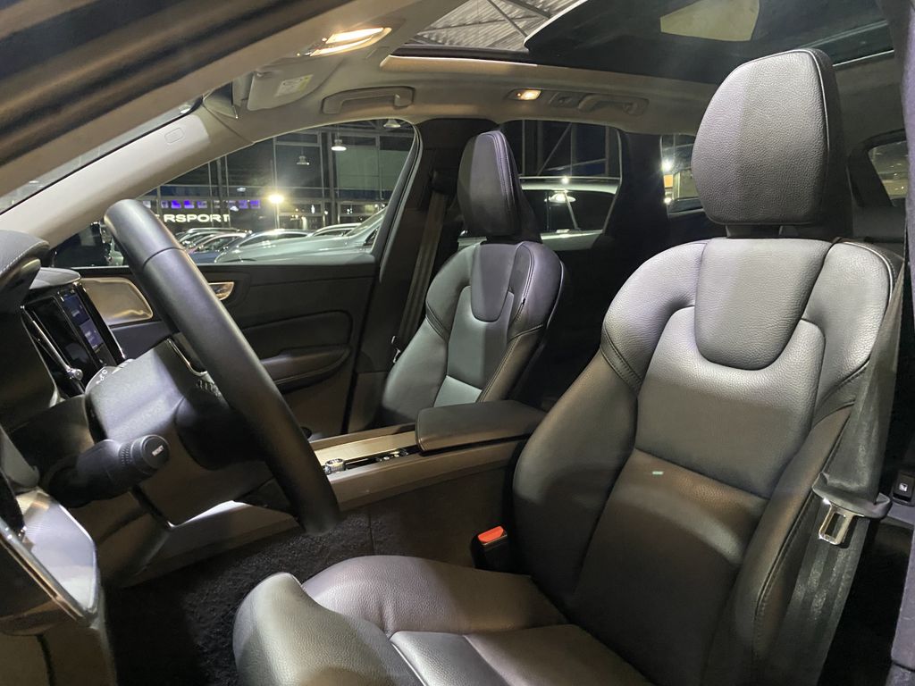 Volvo XC60 2022