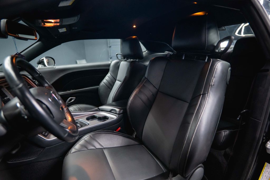 Dodge Challenger 2021