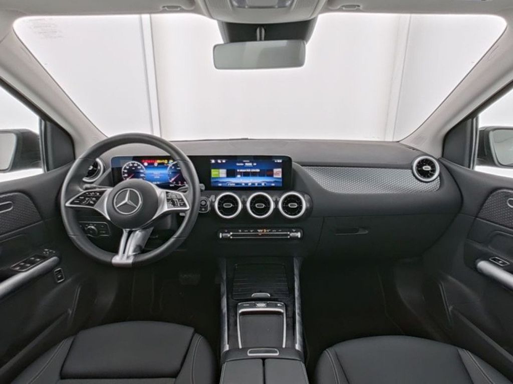 Mercedes-Benz B 220 2025