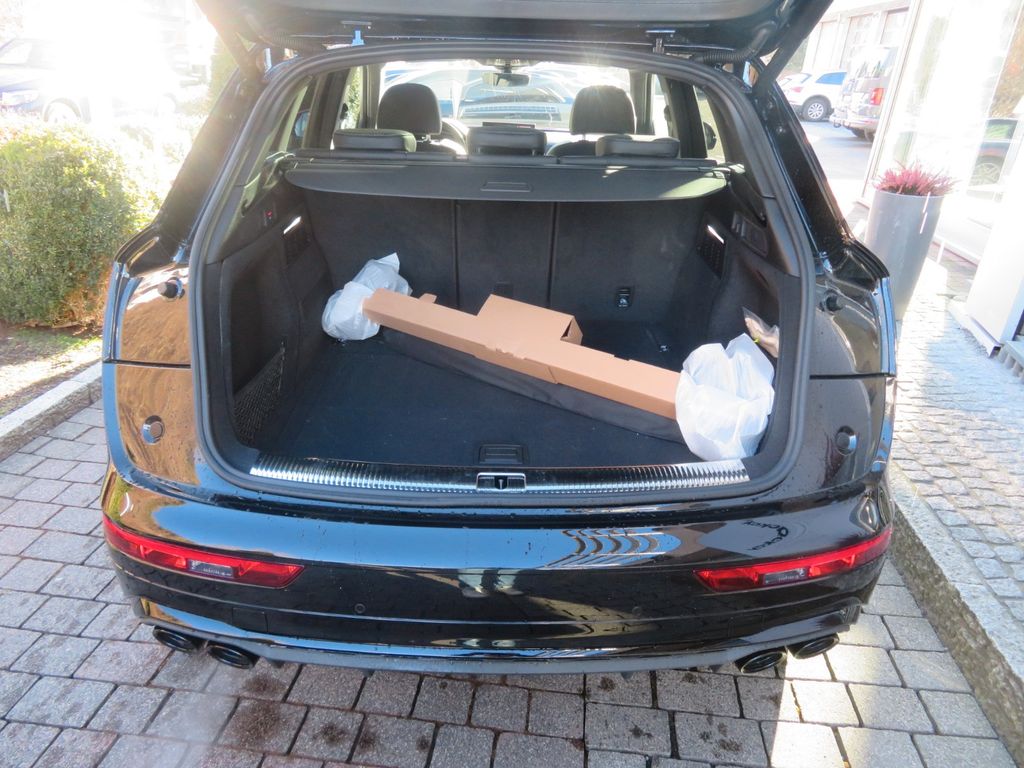 Audi SQ5 2025