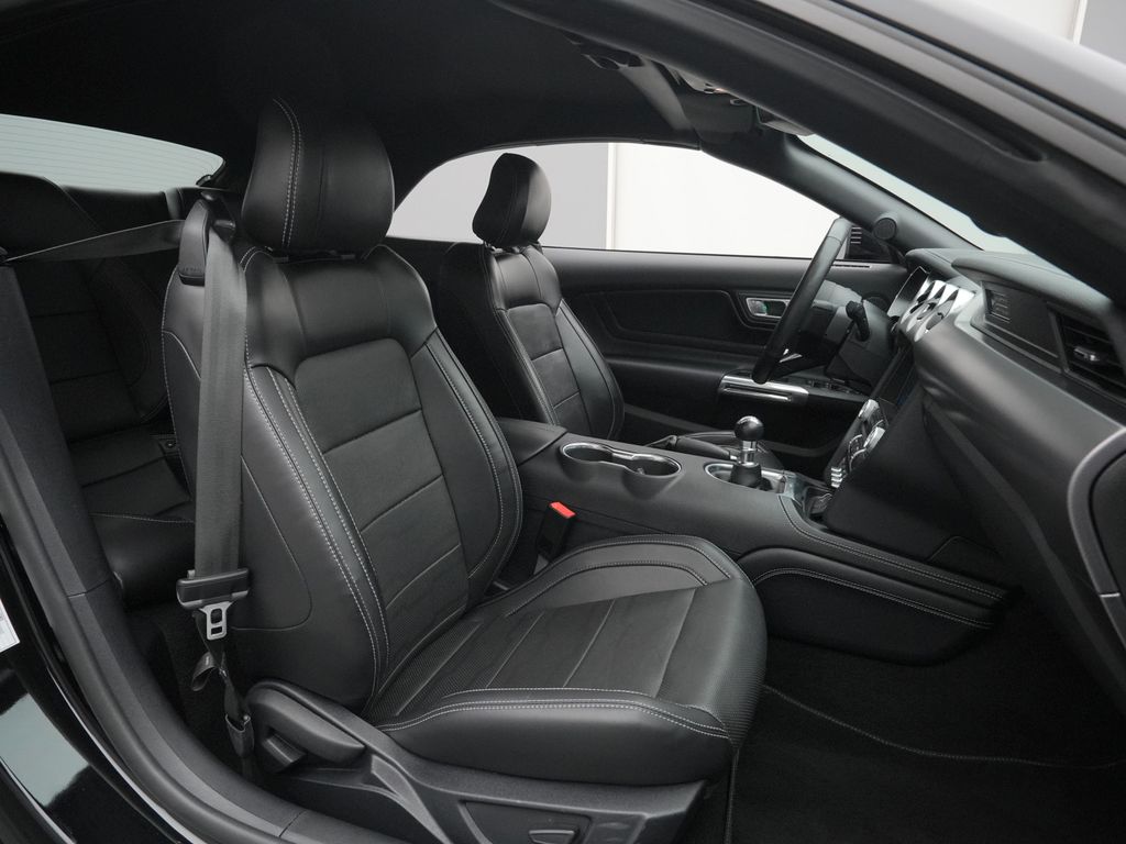 Ford Mustang 2021