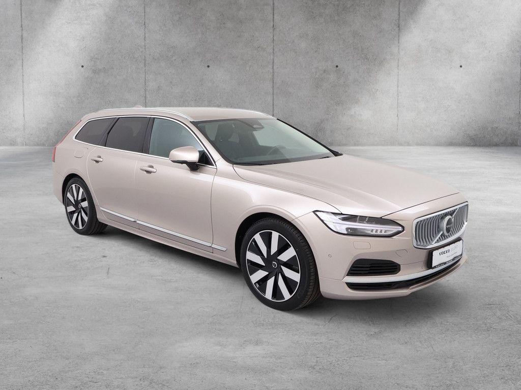 Volvo V90 2025