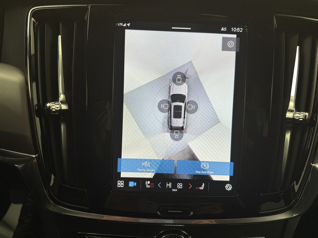 Volvo V90 2025