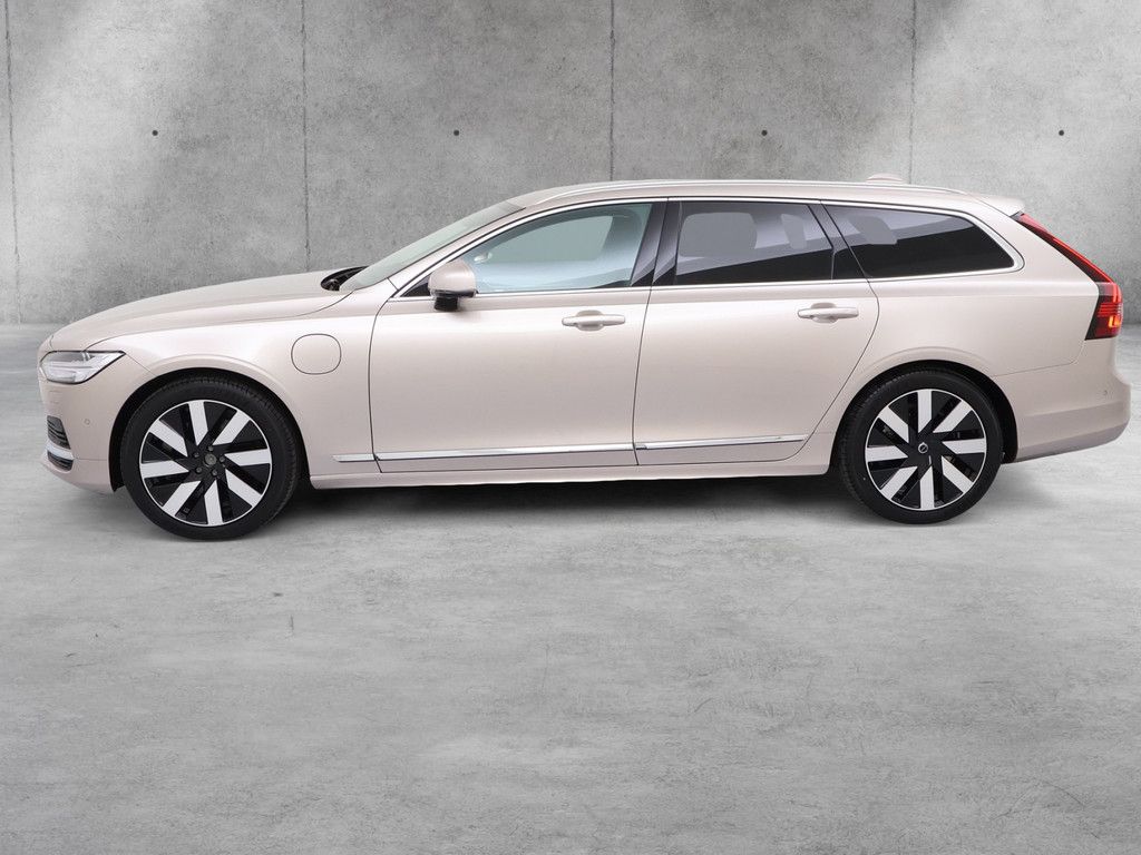 Volvo V90 2025