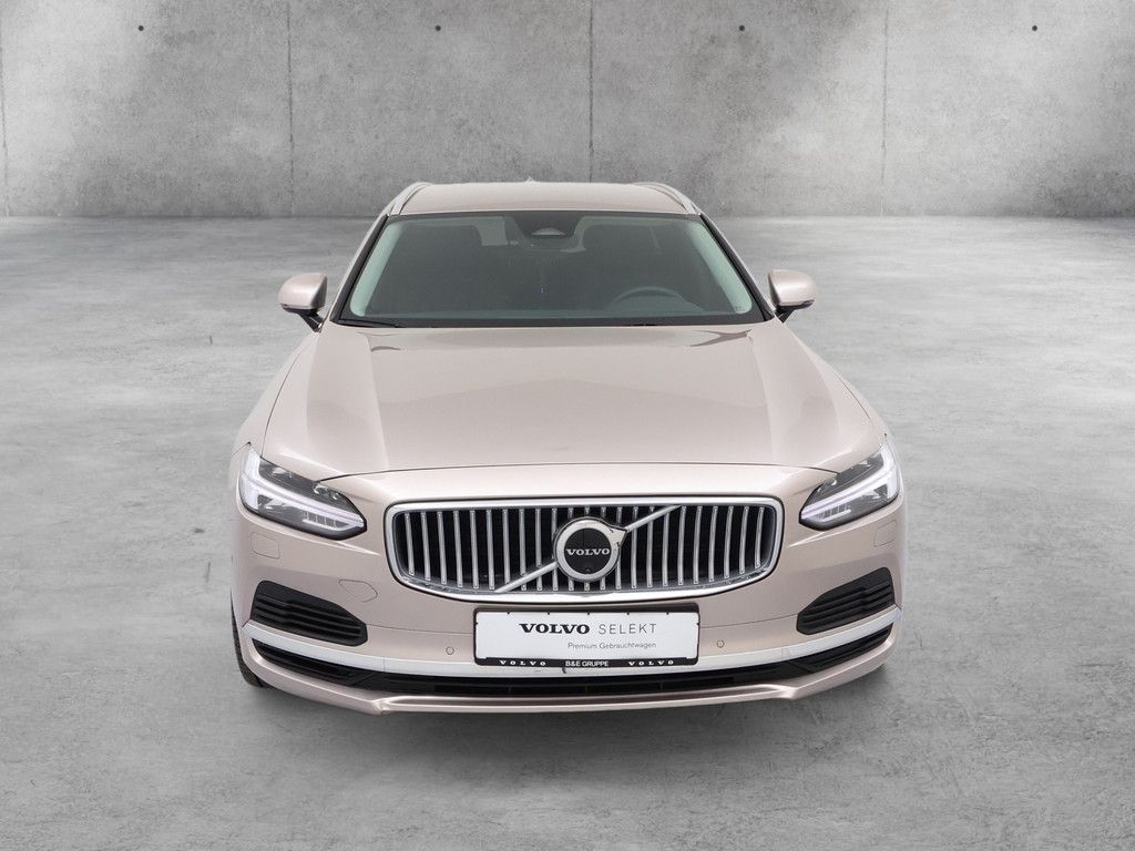 Volvo V90 2025