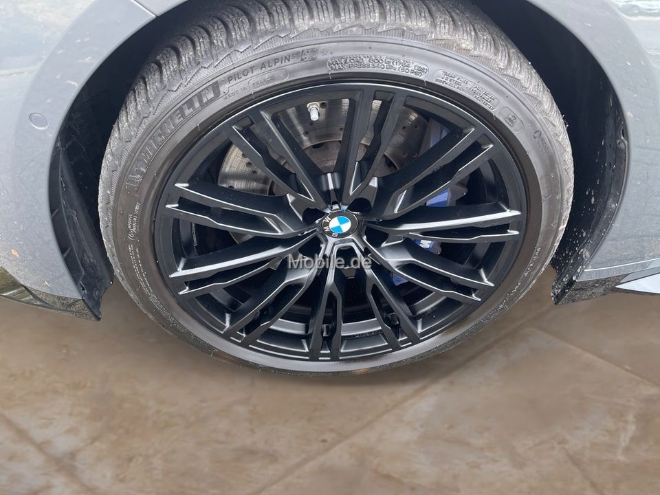 BMW M4 2025