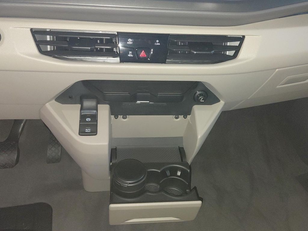 Volkswagen T7 California