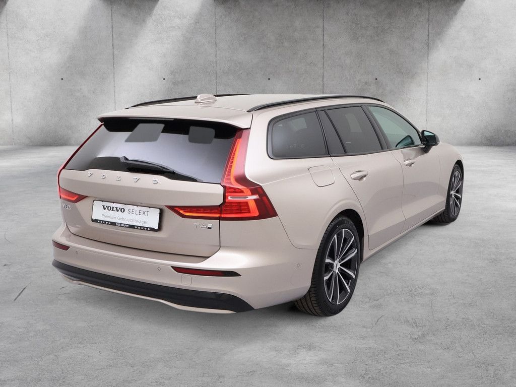 Volvo V60 2025