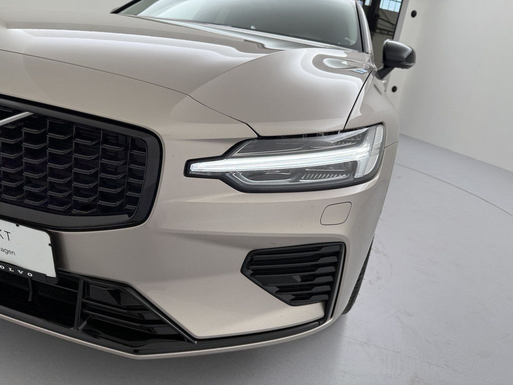 Volvo V60 2025