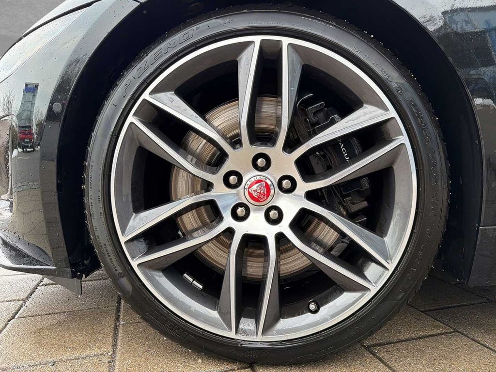 Jaguar F-Type 2020