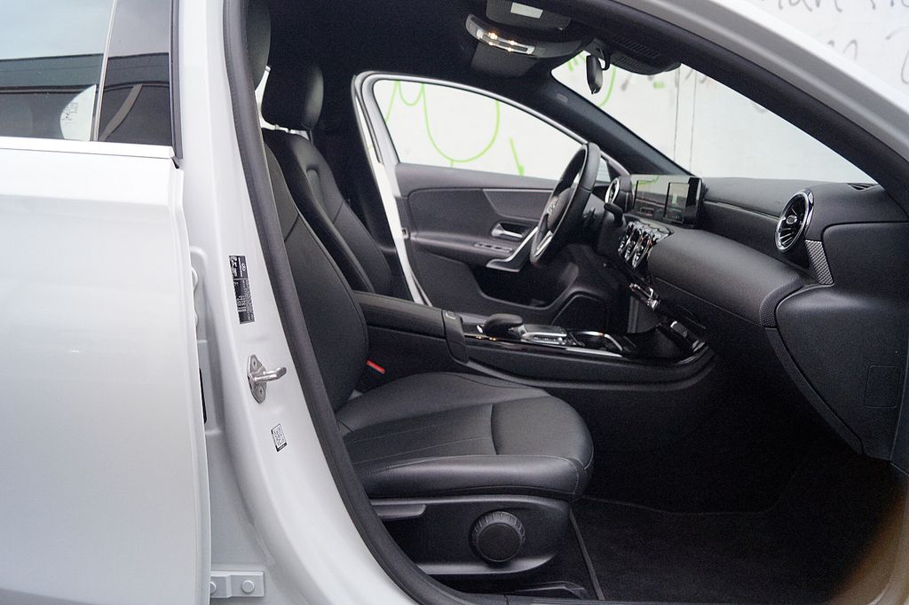 Mercedes-Benz A 200 2021