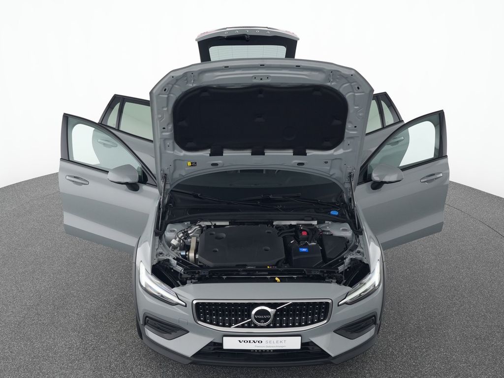 Volvo V60 Cross Country 2024