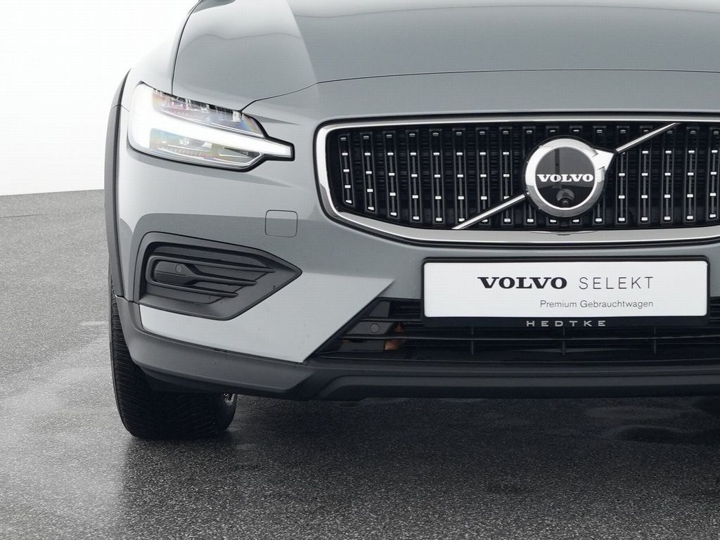 Volvo V60 Cross Country 2024