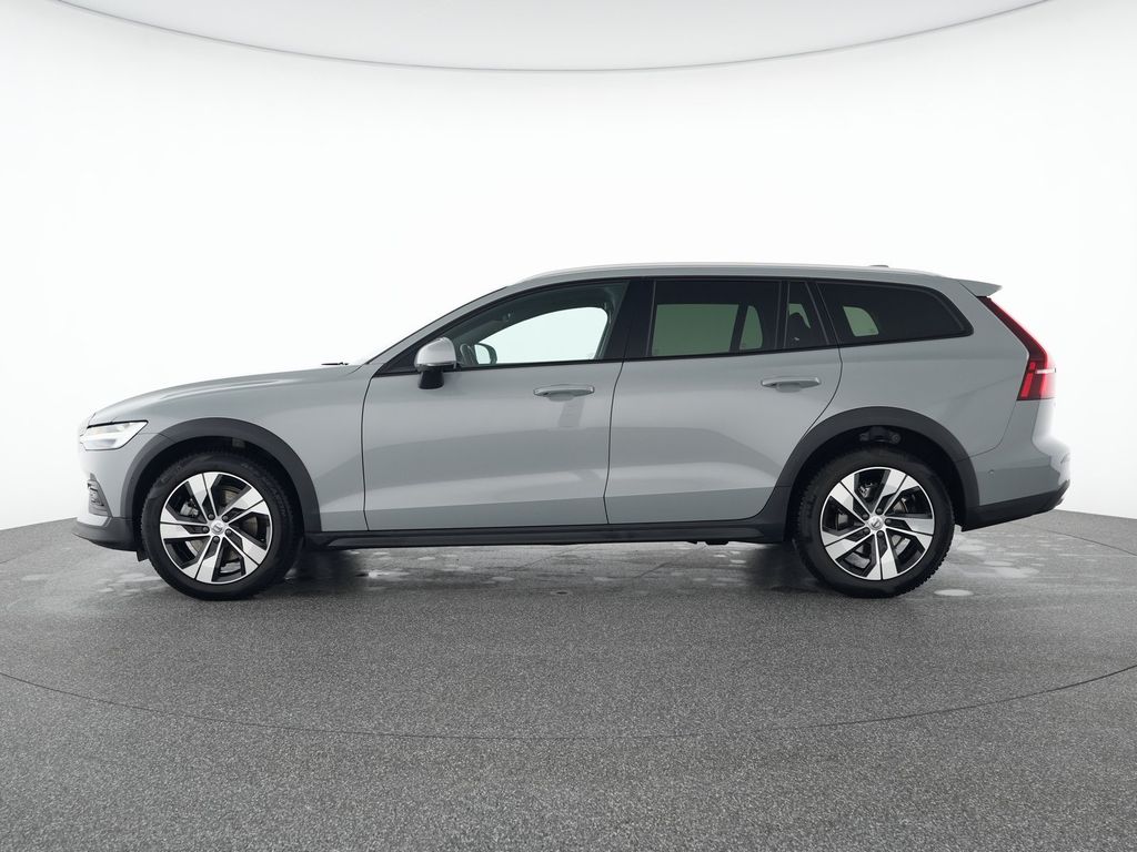 Volvo V60 Cross Country 2024
