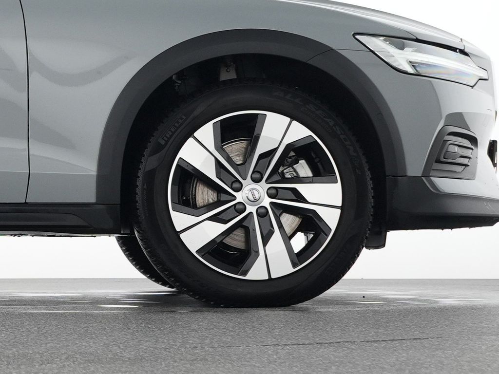 Volvo V60 Cross Country 2024