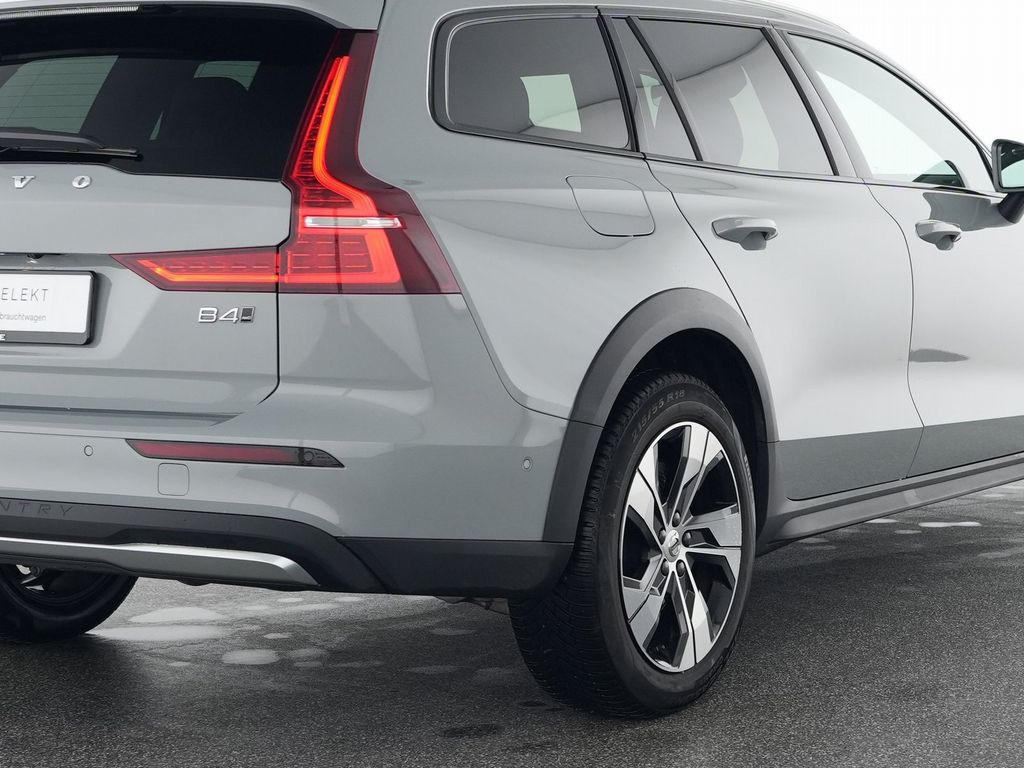 Volvo V60 Cross Country 2024
